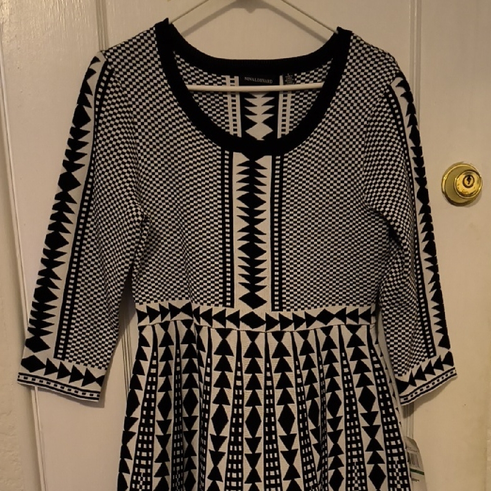 Nina Leonard | Black and White Long Sleeve Dress